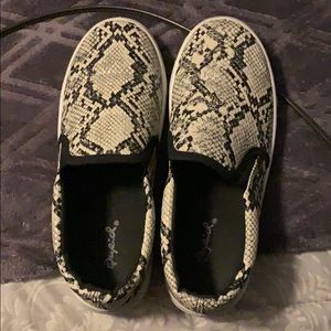Snakeskin print shoes!